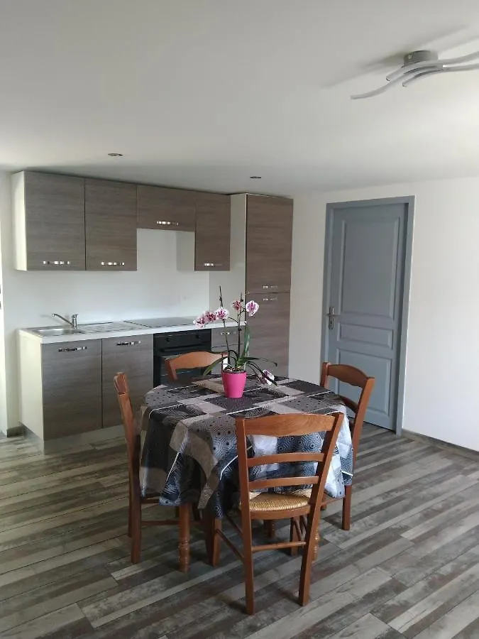 Sur La Colline Apartman Sousceyrac 0*,  Franciaország